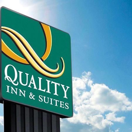 Quality Inn & Suites Ardmore Bagian luar foto
