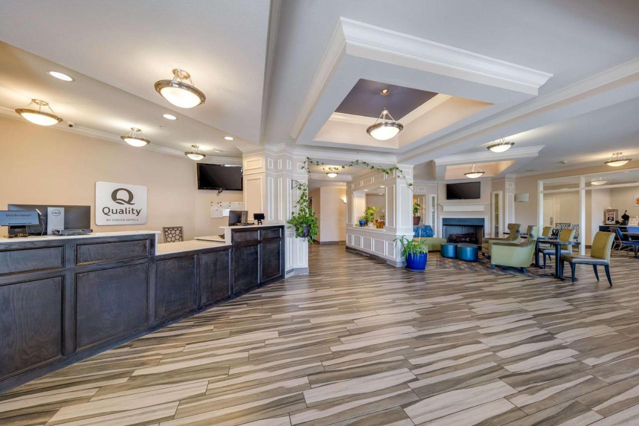 Quality Inn & Suites Ardmore Bagian luar foto