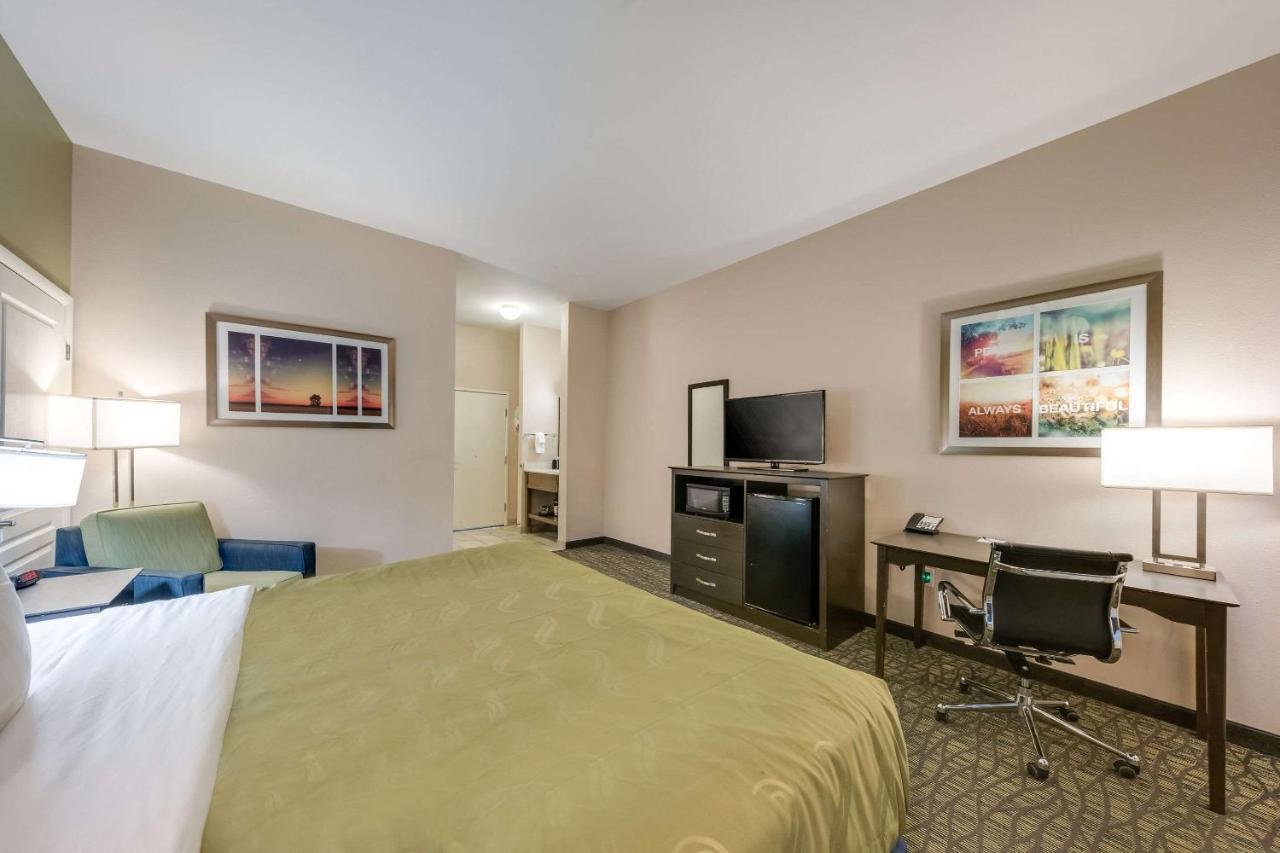 Quality Inn & Suites Ardmore Bagian luar foto