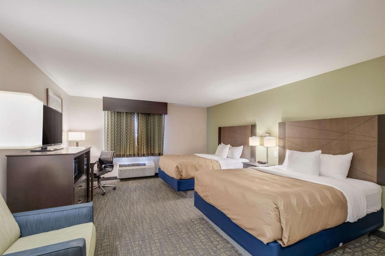 Quality Inn & Suites Ardmore Bagian luar foto
