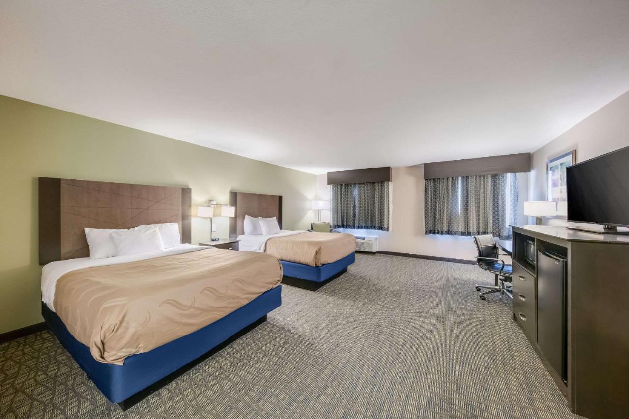 Quality Inn & Suites Ardmore Bagian luar foto