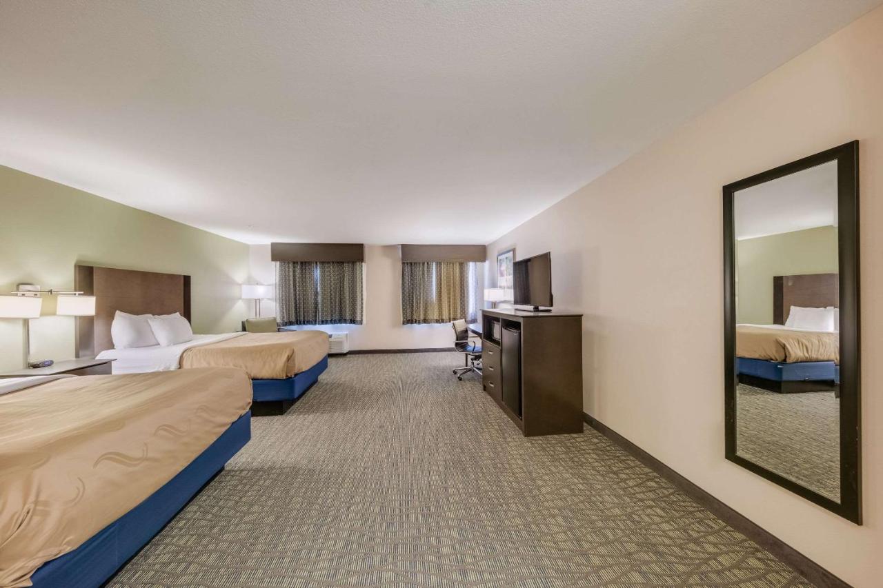 Quality Inn & Suites Ardmore Bagian luar foto