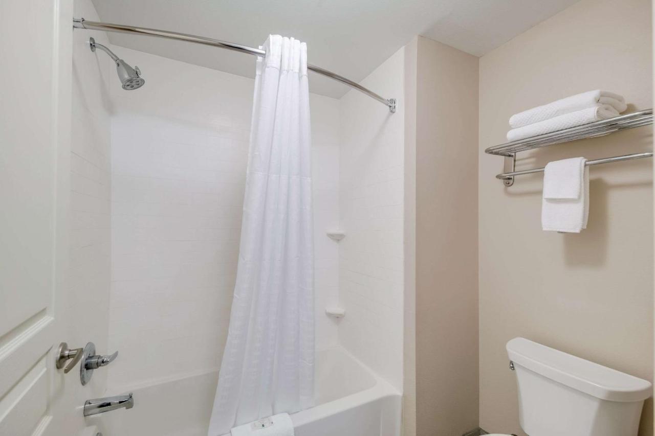 Quality Inn & Suites Ardmore Bagian luar foto