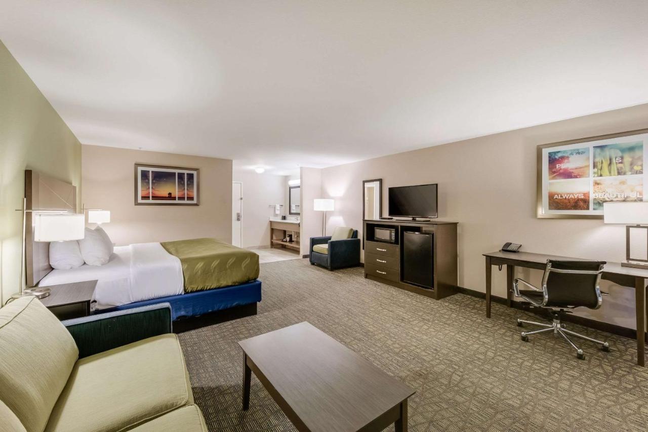 Quality Inn & Suites Ardmore Bagian luar foto