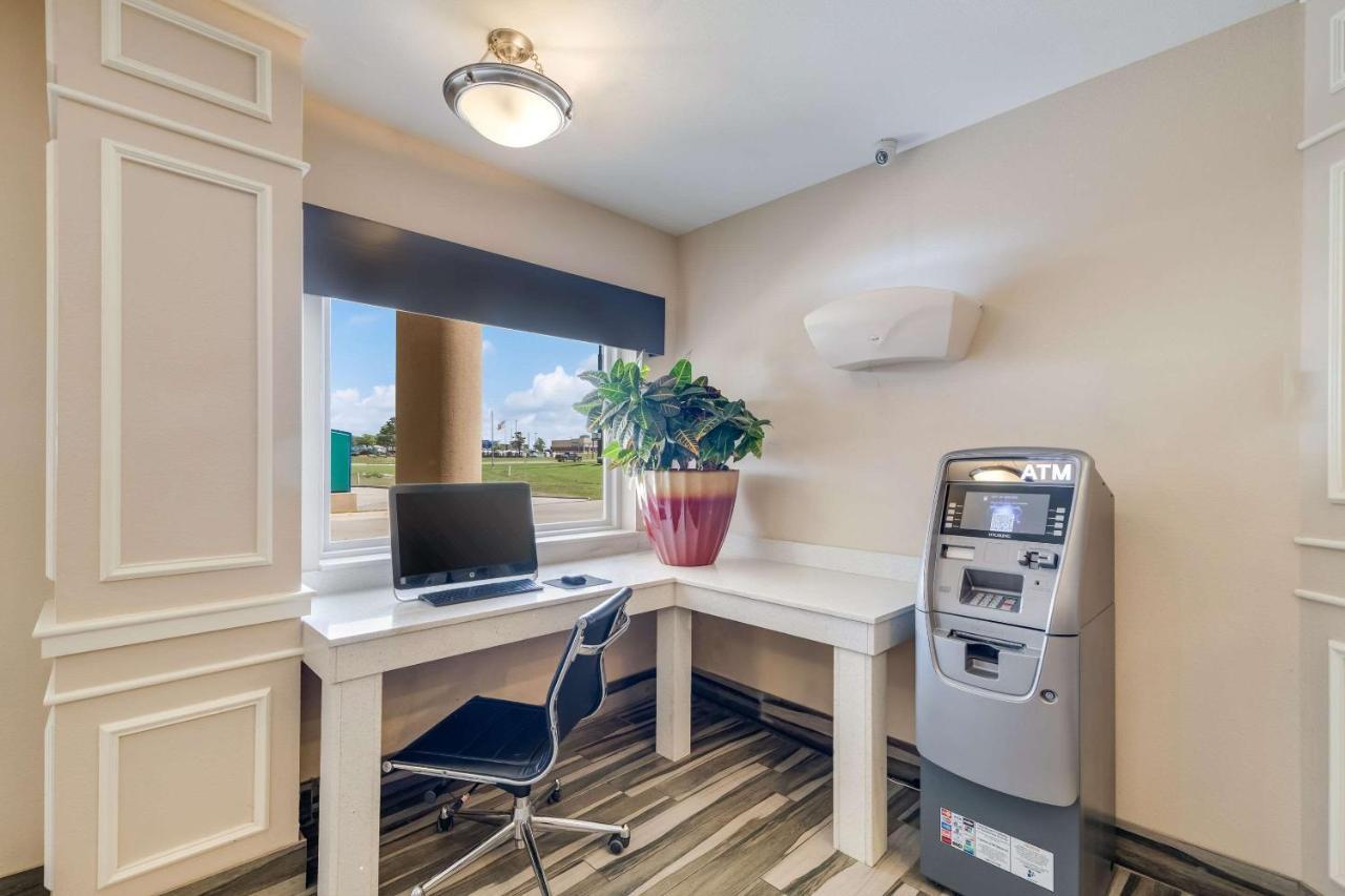 Quality Inn & Suites Ardmore Bagian luar foto