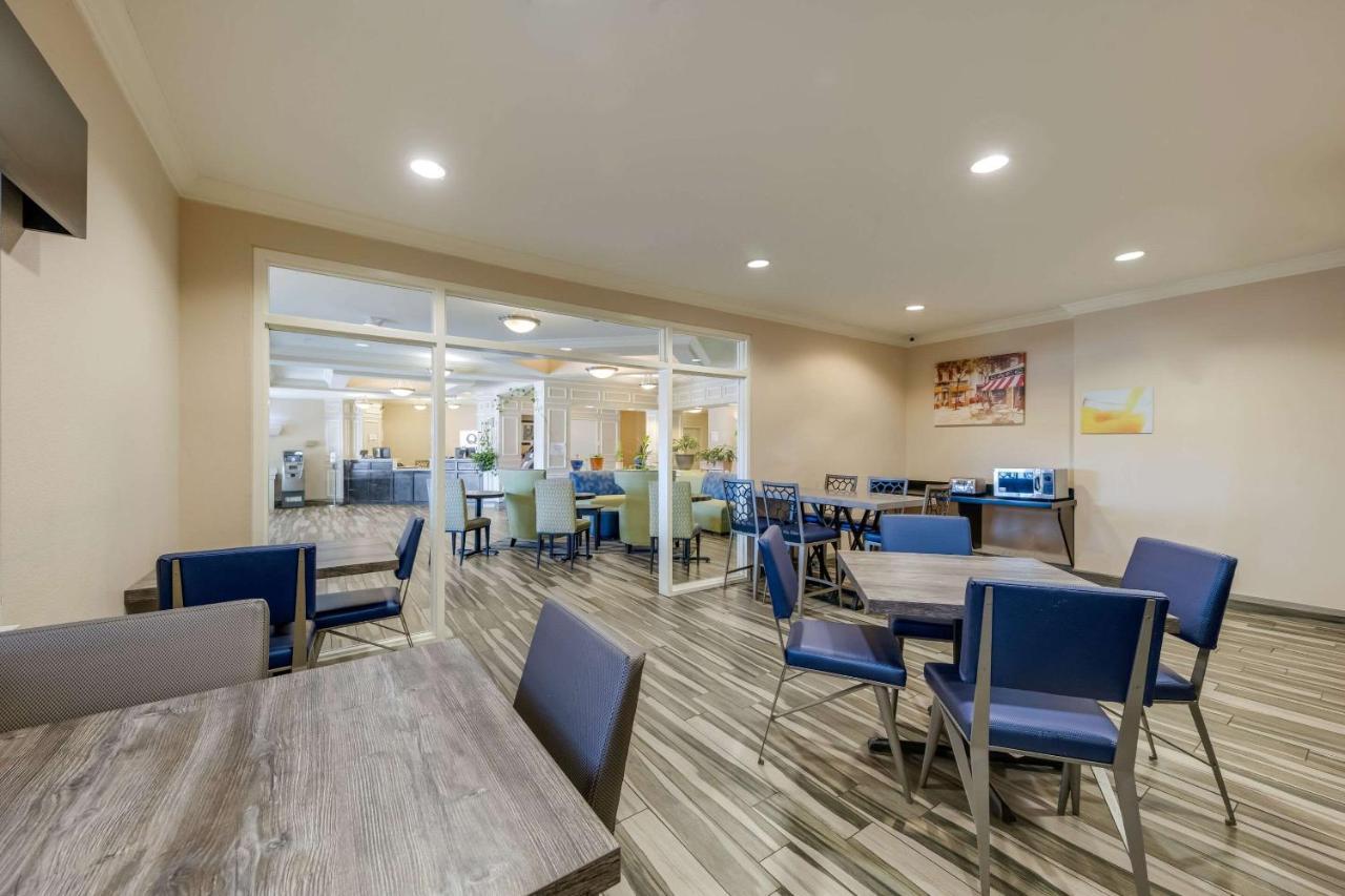 Quality Inn & Suites Ardmore Bagian luar foto