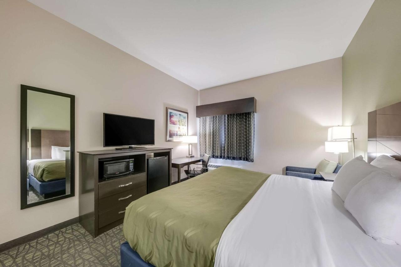 Quality Inn & Suites Ardmore Bagian luar foto