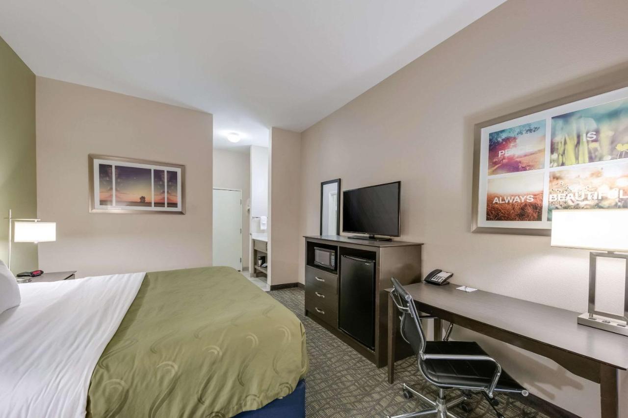 Quality Inn & Suites Ardmore Bagian luar foto