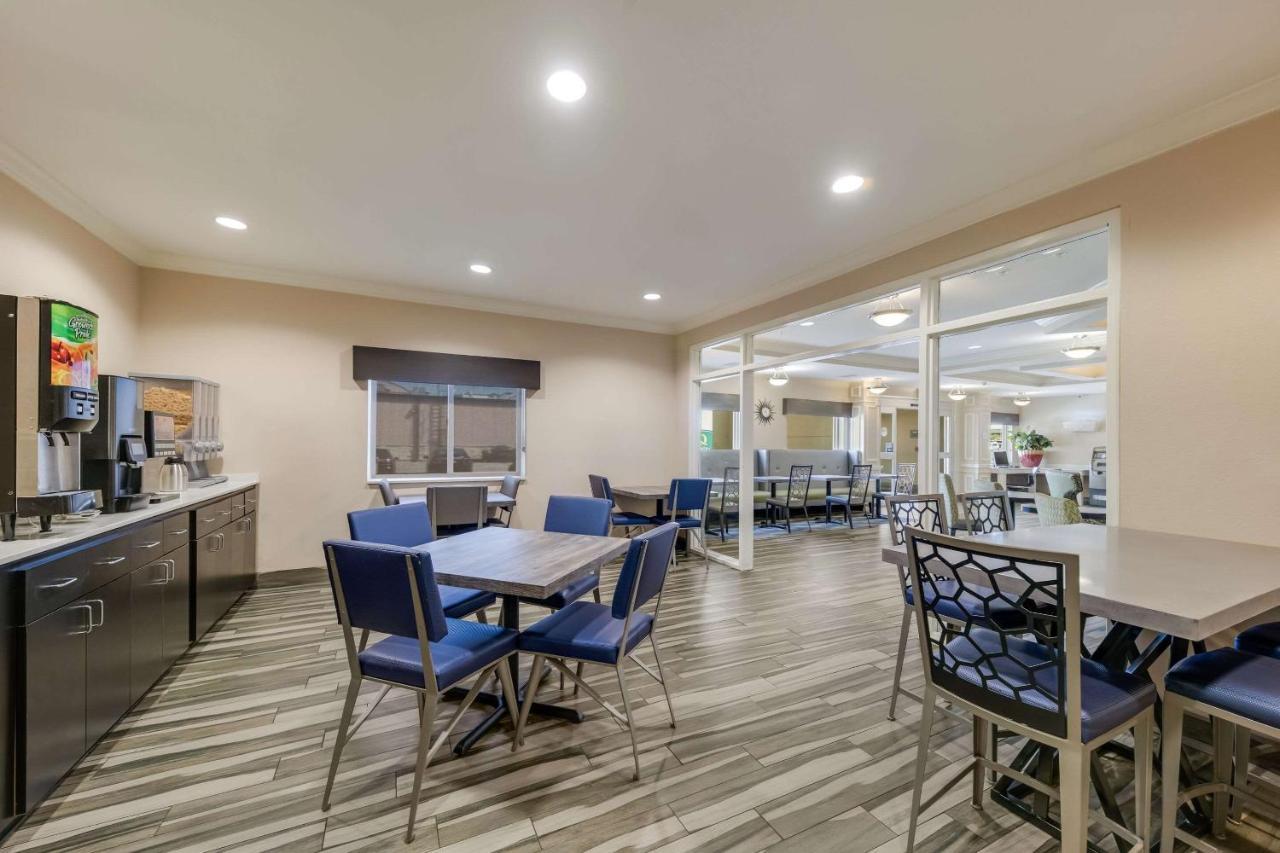 Quality Inn & Suites Ardmore Bagian luar foto