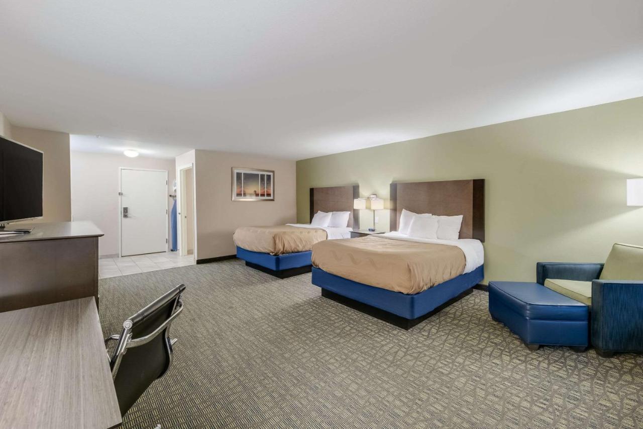 Quality Inn & Suites Ardmore Bagian luar foto