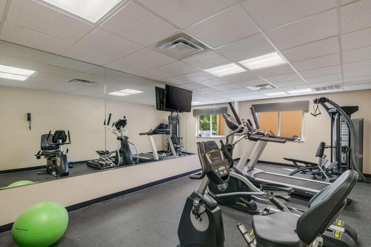Quality Inn & Suites Ardmore Bagian luar foto