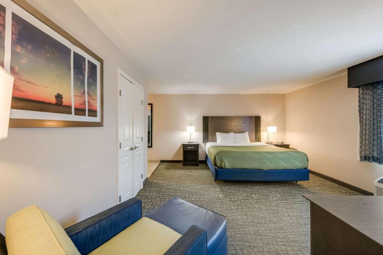 Quality Inn & Suites Ardmore Bagian luar foto