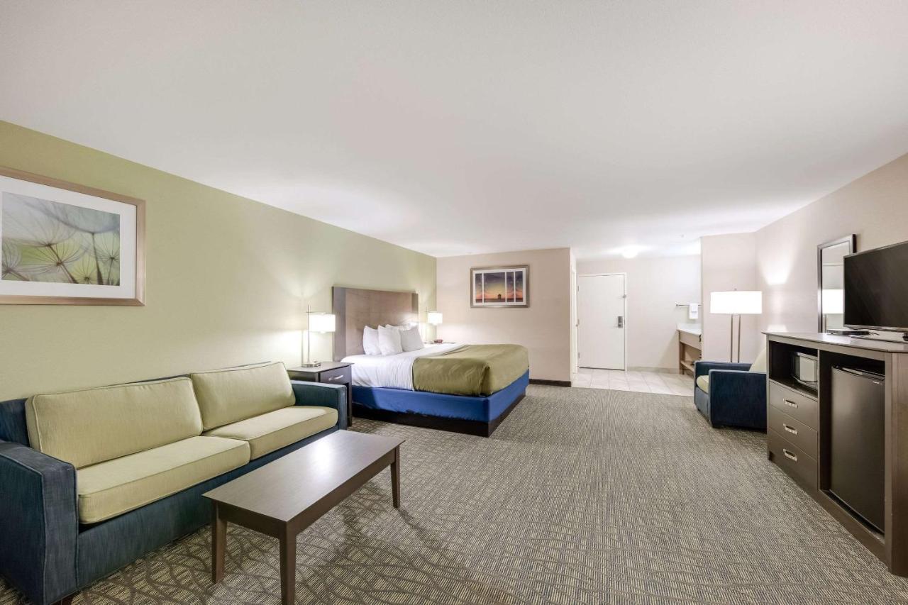 Quality Inn & Suites Ardmore Bagian luar foto